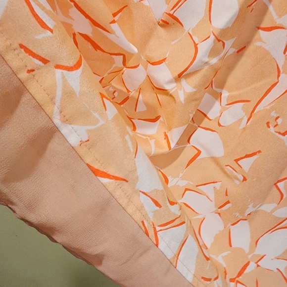 DKNY Women's Pitch Floral Blouse size L - Picture 6 of 9